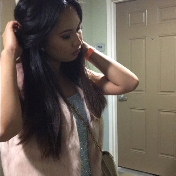 Meet your Posher, Aleeza - Picture 2 of 2